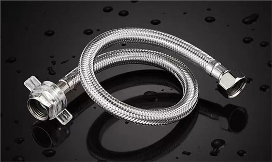 高压钢丝编织胶管的特点